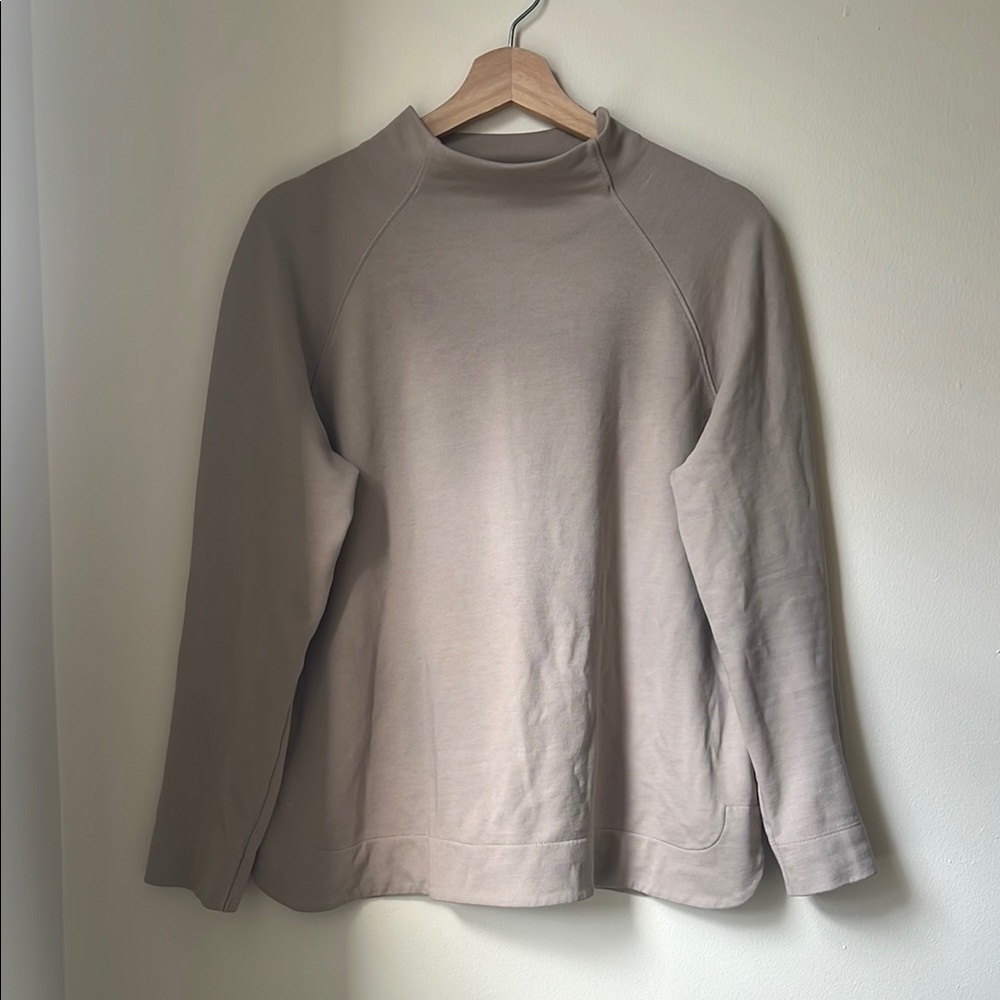 Gorgeous Alice Walk Mock Neck Top size MEDIUM